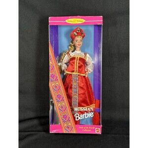 1996 Mattel RUSSIAN Barbie Doll Dolls of the World #16500 NIB
